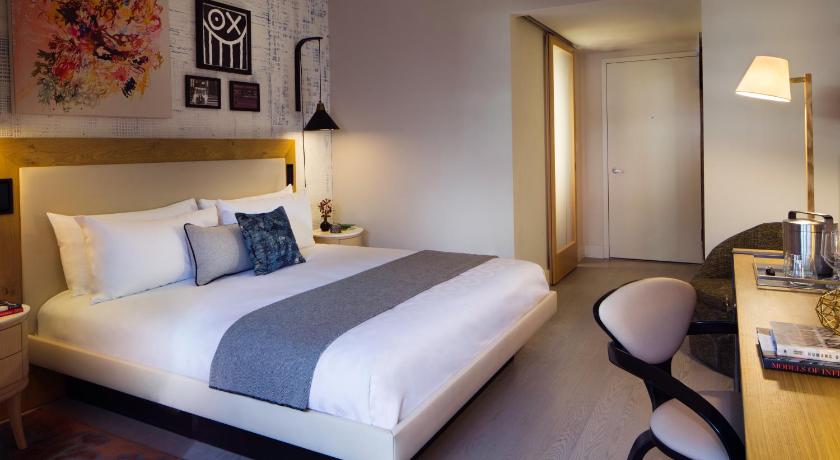 Image of 1 King Bed With City View ADA Shower 3