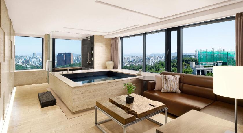 Bild av Poolsvit Premier med utsikt mot Namsan (Premier Pool Namsan View Suite) 2