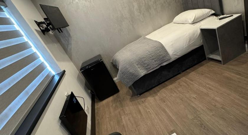 Image of Single Room 0