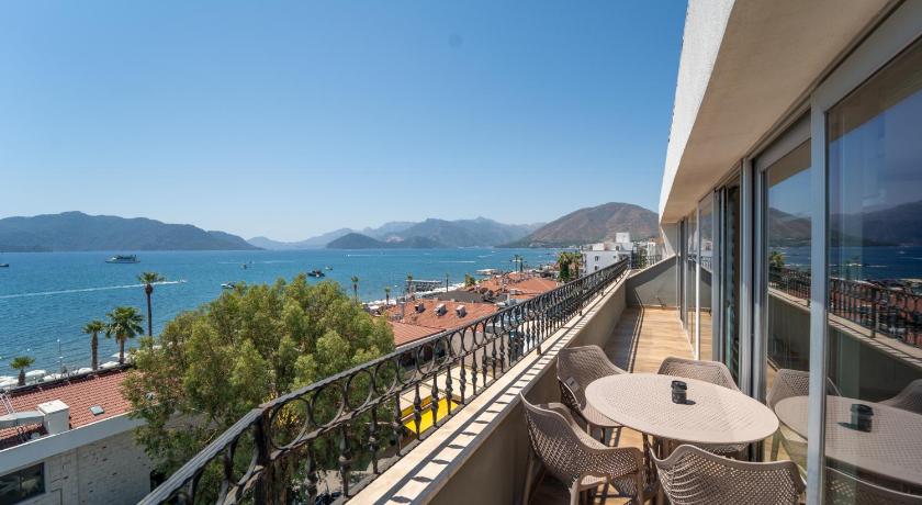 Aurasia City Hotel - image 7