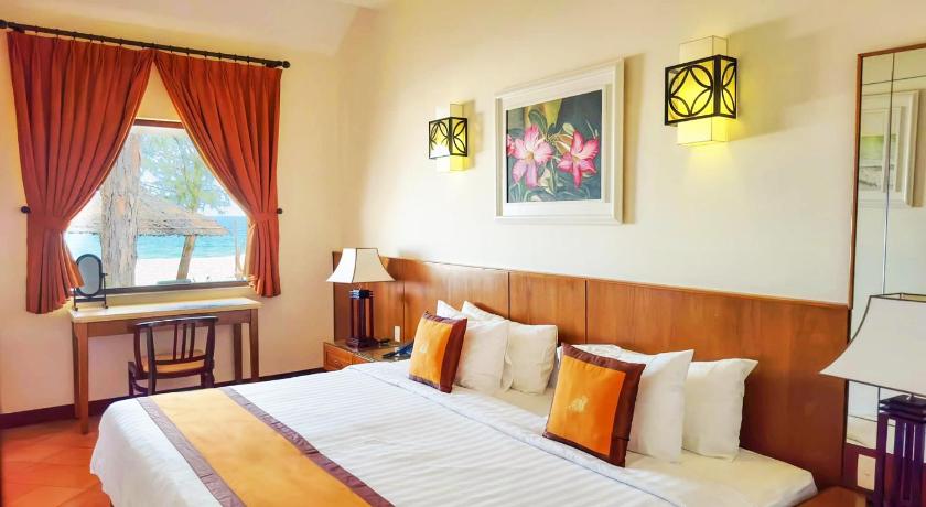 Image of Family Beach Front Villa 11