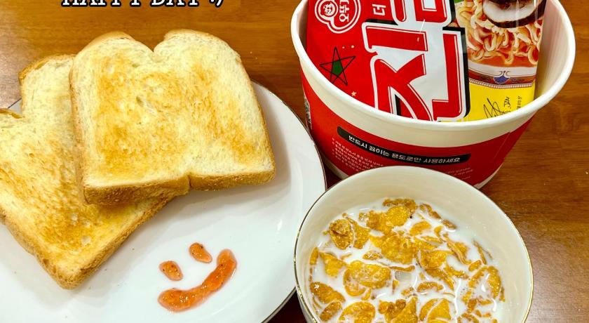 首尔 Kyu Stay Sillim 3min 규스테이 신림역 도보 3분 3星级 酒店 餐厅