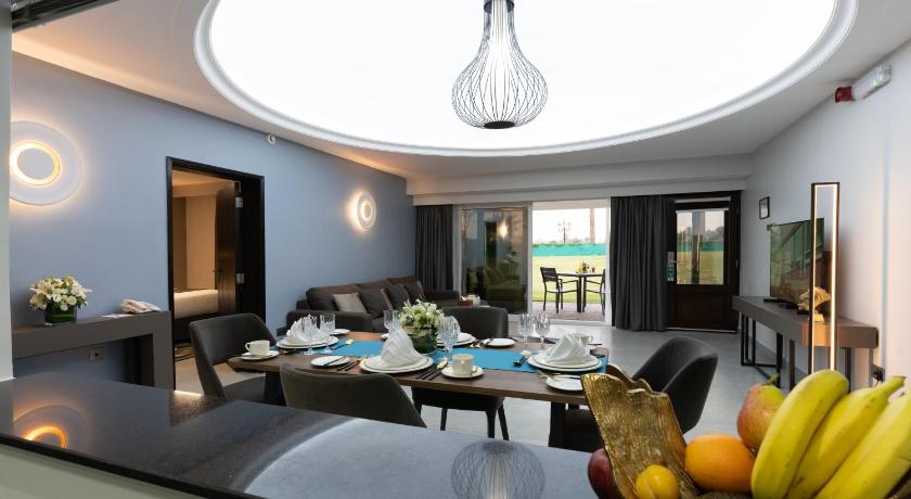 Image of Master Suite 6
