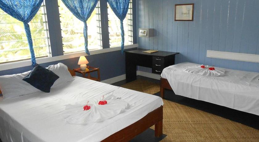 Image of Standard Room Shared Bathroom 5