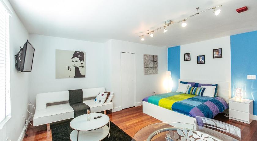 Hudson Apartments photo