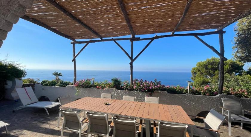 Luxury Sea View Villa La Birbirella