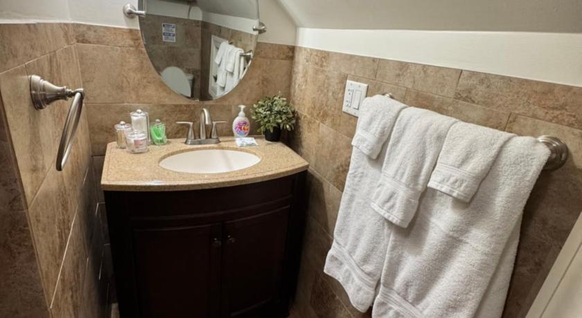 エリザベス (NJ) Private Cozy Apartment - Only 5 min Away from Newark Airport and 30 min to NYC 3つ星 宿泊施設 ロビー