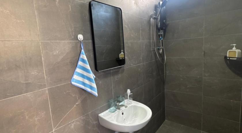 古晋 RTS - Blulake Guesthouse ,Tasik Biru Bau 5星级 酒店 餐厅