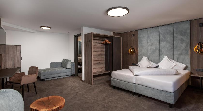 Image of Deluxe Double Room 0