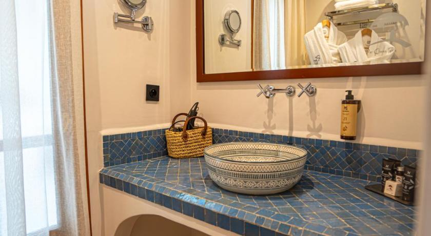 Image of Twin Room with Shower 4