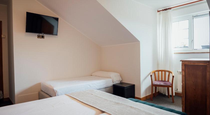 Image of Triple Room 4
