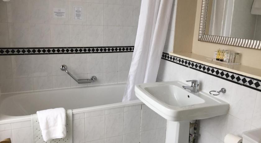 Image of Standard Twin Room 10
