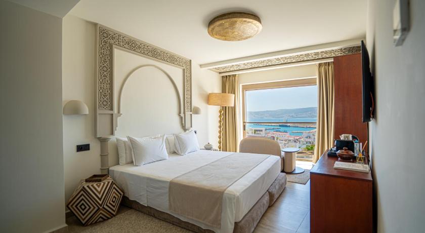Image of Superior Suite with Sea View 0