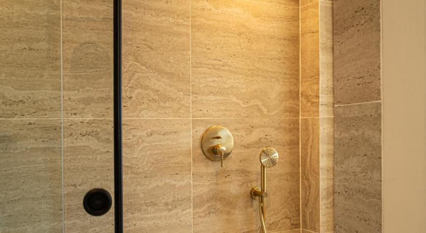 Image of Superior Suite with Sea View 4