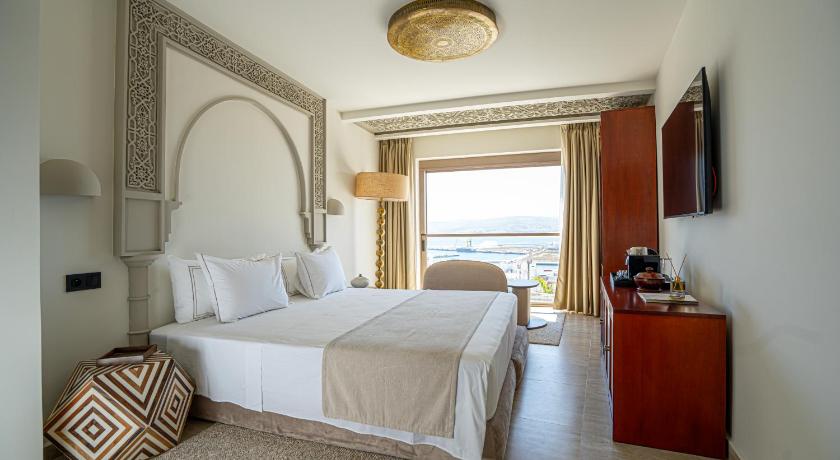 Image of Superior Suite with Sea View 5