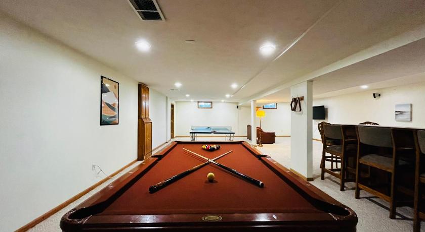 Greencastle (IN) Near Shopping & Dining- The South Bend Bungalow 4-Star Accommodation exterior