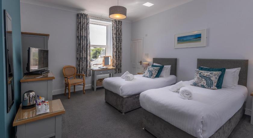 Image of Standard Twin Room - Non-Smoking 1