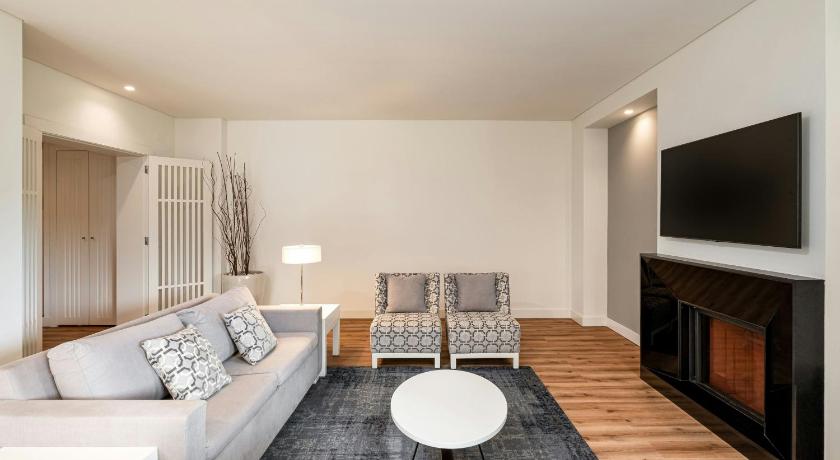 Imagem de Superior Garden View, 2 Bedroom Suite, Bedroom 1: 1 Queen, Bedroom 2: 2 Twin, Sofa beds: 2 (Superior Garden View, 2 Bedroom Suite, Bedroom 1: 1 Queen, Bedroom 2: 2 Twin, Sofa Beds: 2) 11