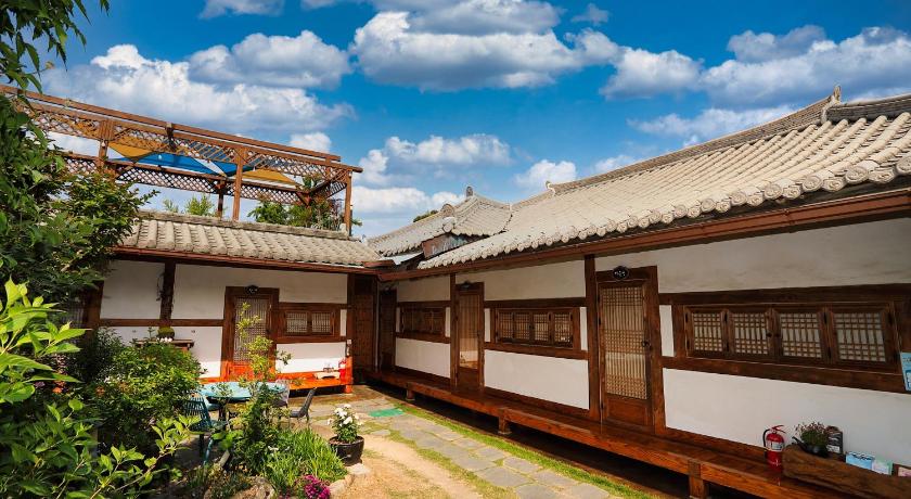全州 Kkot Jari Hanok Pension 3星级 住宿 餐厅