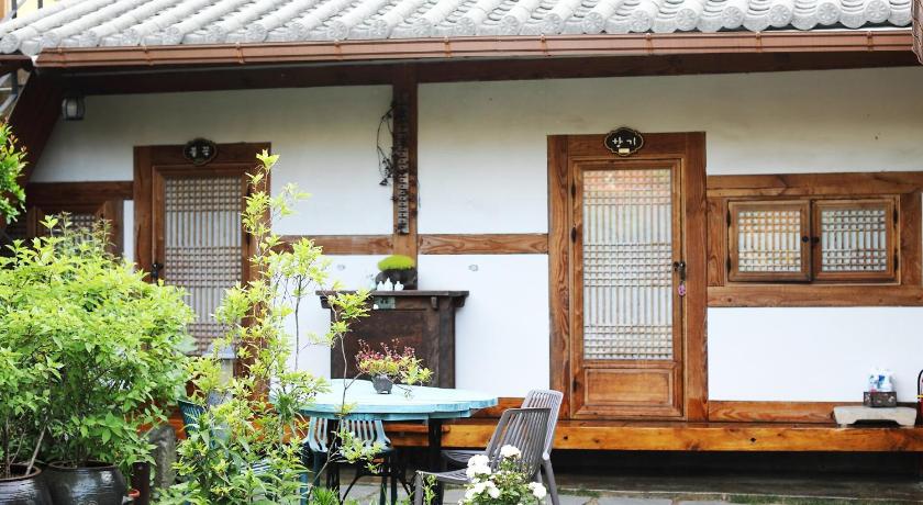 全州 Kkot Jari Hanok Pension 3星级 住宿 套房