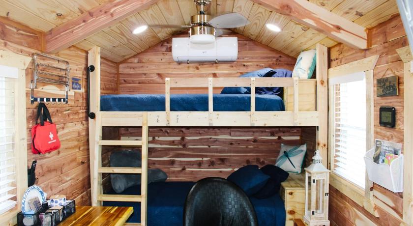 프레도니아 #4 - Amish Log Camping Cabin Walk to the Water cabin 4성급 숙소 스위트룸