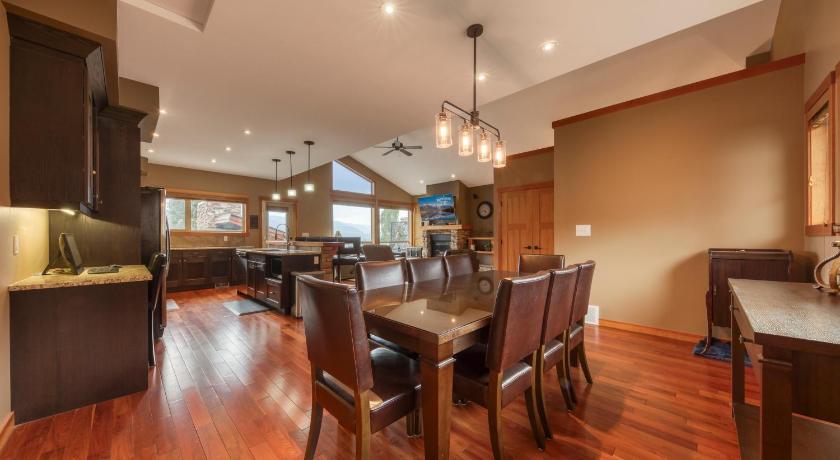 Image of Two-Bedroom House 9