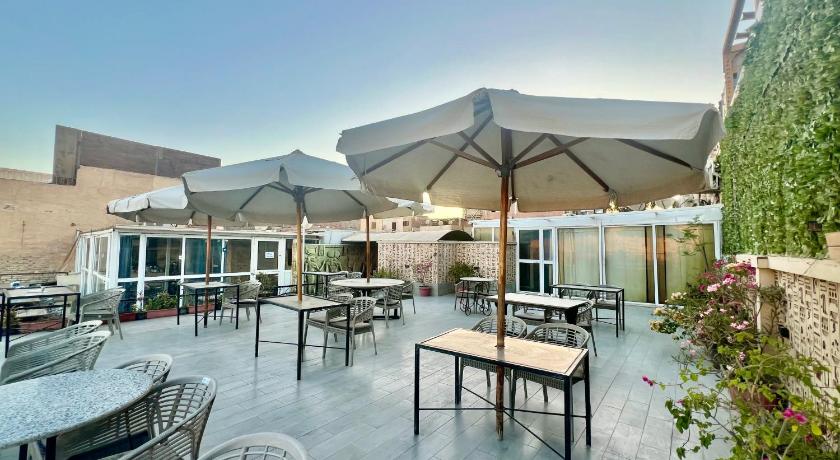 Pyramids View Inn - image 12
