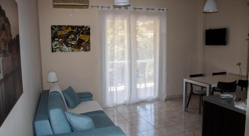 Image of Apartment with Garden View 4