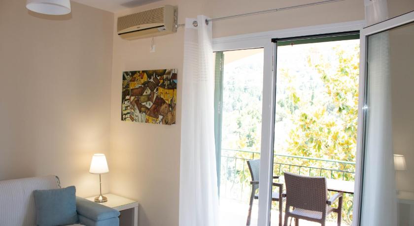 Image of Apartment with Garden View 3