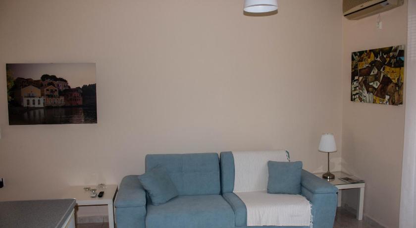 Image of Apartment with Garden View 6