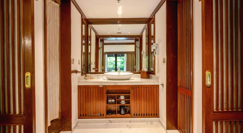Image of Deluxe Twin Room with Bathtub 2