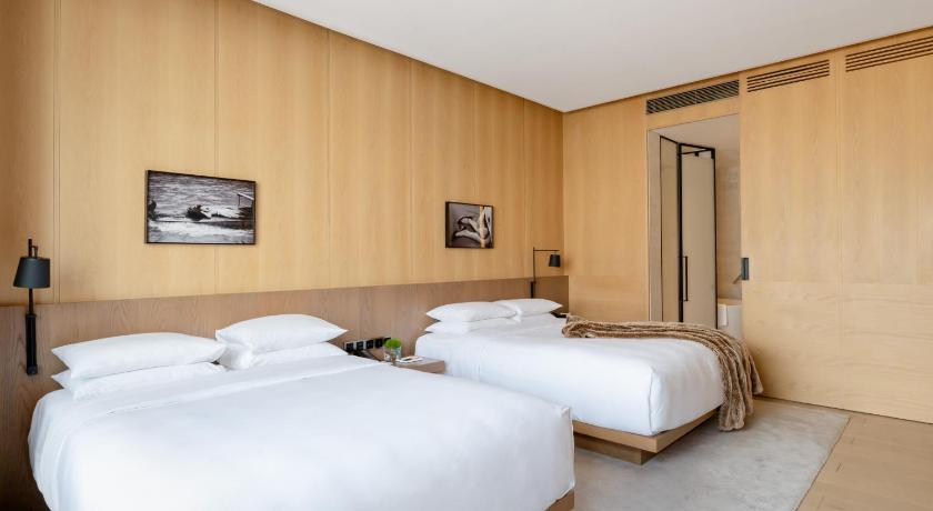 Image of Guest room, 2 Double, Pearl Tower view 7