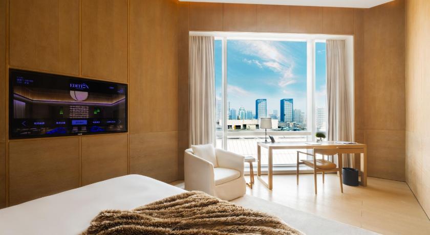 Image of City View Loft, Guest Room, 1 King, City View 3