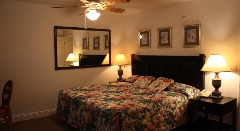 Lake Roy Beach Inn - Winter Haven