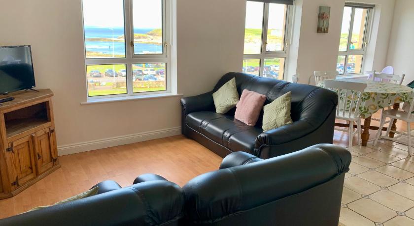 4 Peak Apartment - Sea View