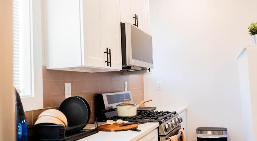 Hillside (NJ) Joynest Place 3-Star Accommodation pool