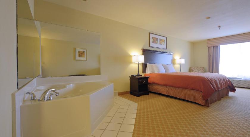 Country Inn & Suites by Radisson Savannah I-95 North GA