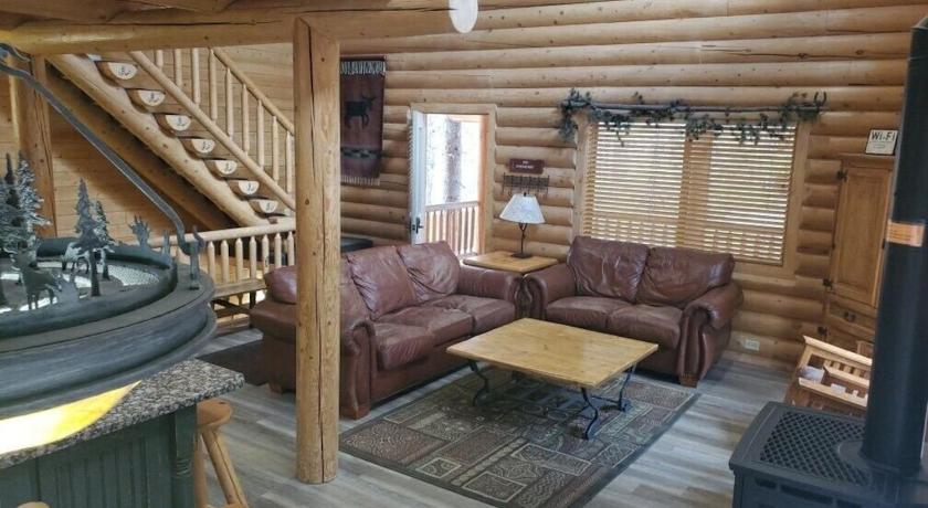 Summer Adventure Awaits! Hidden Pines- Yellowstone