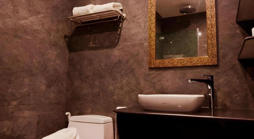 パタヤ Constancy Jomtien Pattaya Hotel 3つ星 ホテル スイート