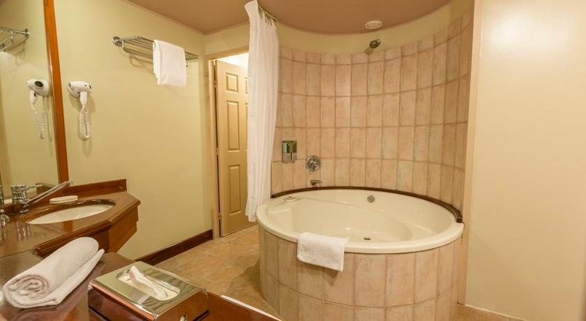 รูปของดีลักซ์ เตียงใหญ่ (Deluxe Double Room) 5