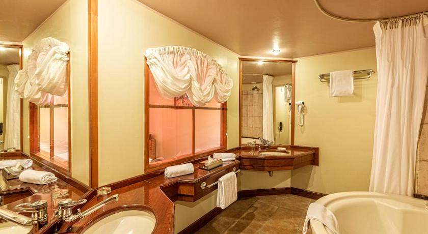 รูปของดีลักซ์ เตียงใหญ่ (Deluxe Double Room) 2