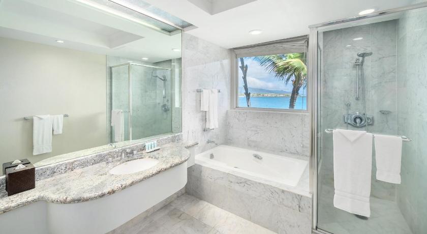 Image of 2 Double Beds Oceanfront 2