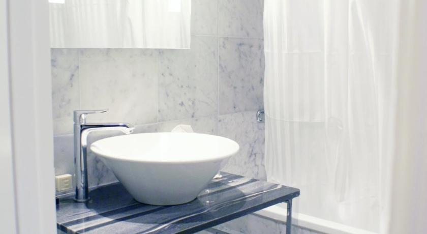 Image of Standard Single Room 6