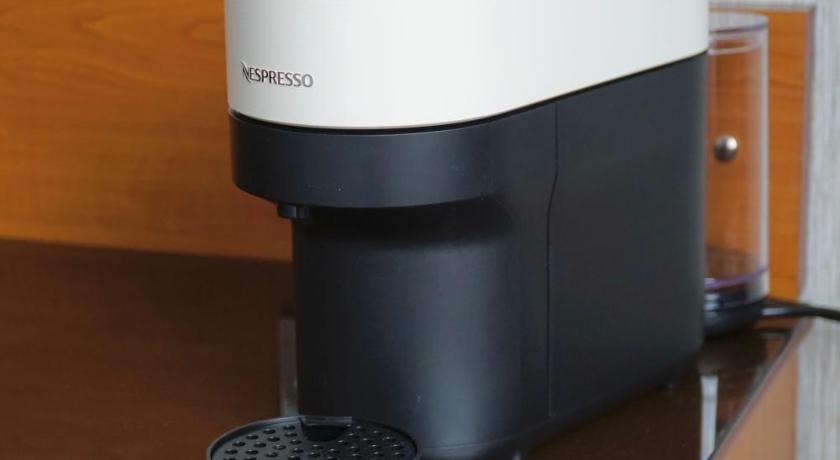 Image of Deluxe Twin 16