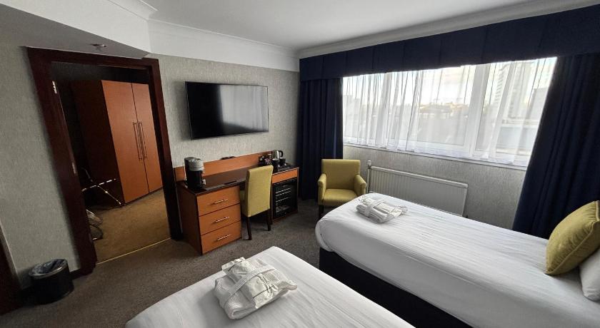Image of Standard Family Room 6