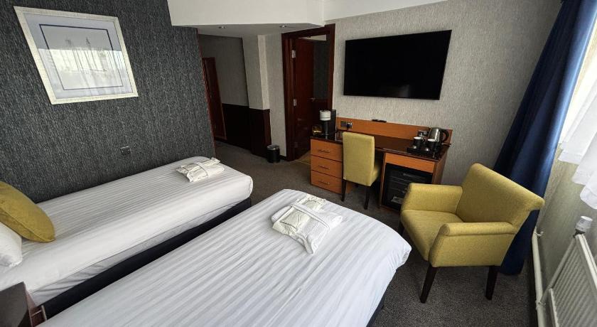 Image of Standard Family Room 1