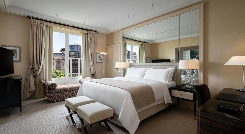 Image of Macassar with View, 1 Bedroom Suite, City view 1