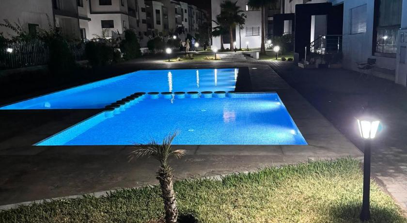 Appartement familial vue piscine