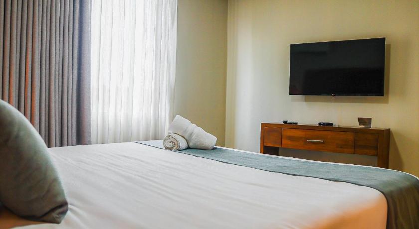 Image of Junior Suite with Kitchenette 7