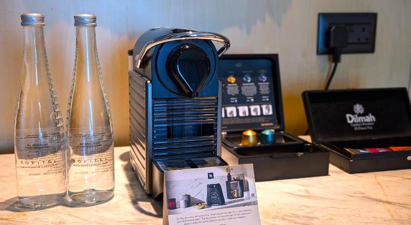 Image of Family King Suite with Sofa Bed 10